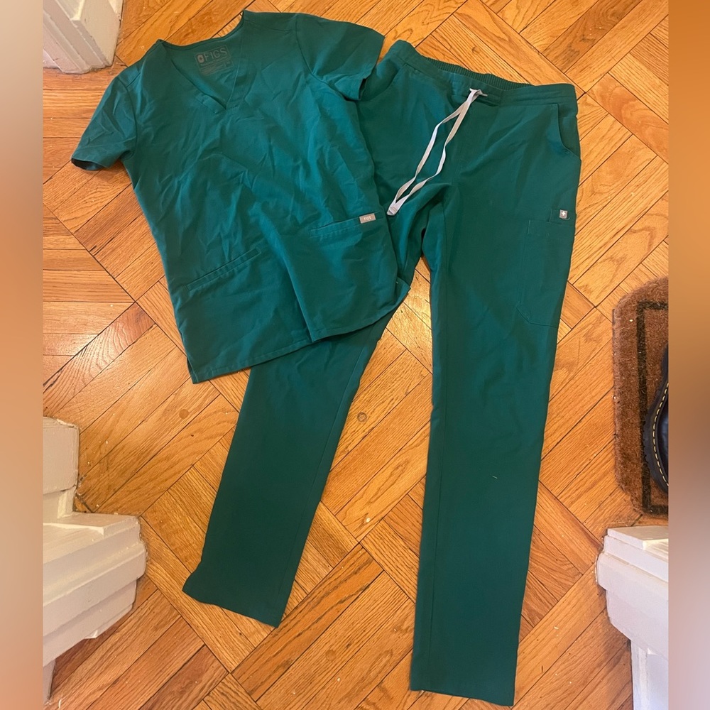 Hunter Green Tall Fig Scrubs